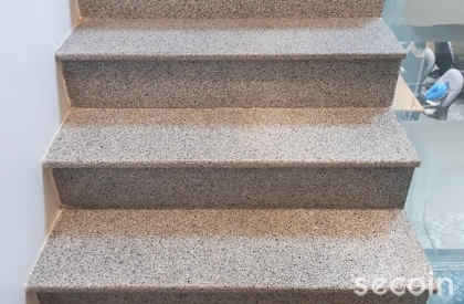 Bậc cầu thang STS-01